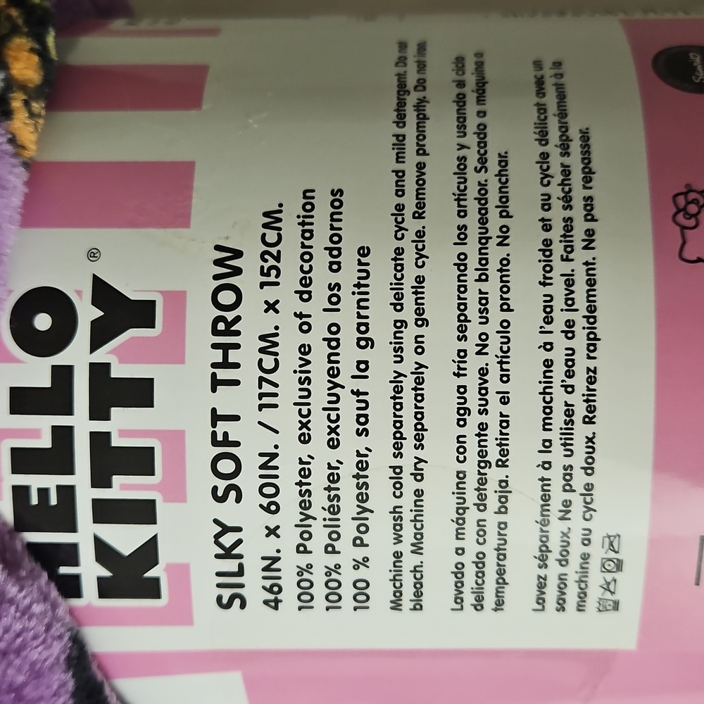 Hello Kitty Halloween Throw - Picture 4 of 5